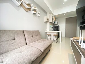 Interior - Comfort Stay 1Br At Vasanta Innopark Apartment (Cikarang)