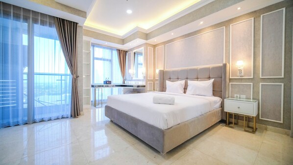 Free WiFi - Spacious Studio At La Riz Supermall Mansion Apartment (Surabaya)