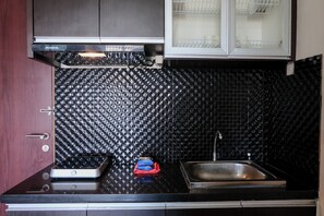 Deluxe-Apartment | Eigene Küche | Großer Kühlschrank, Herdplatte, Reiskocher