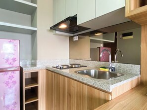 Deluxe-Apartment | Eigene Küche | Großer Kühlschrank, Herdplatte, Reiskocher