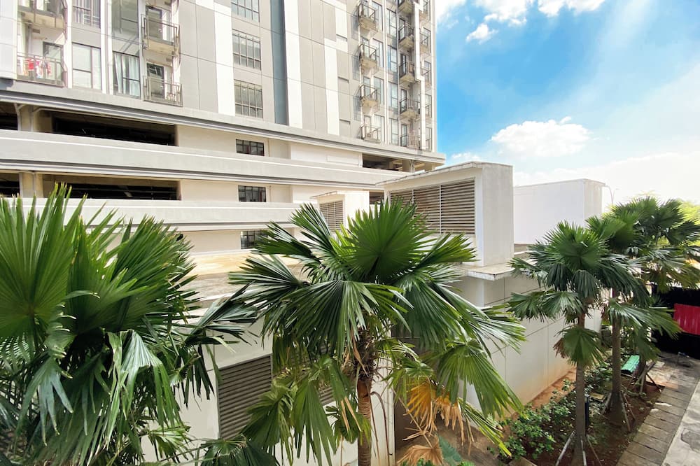 Cozy Stay Studio (No Kitchen) Elvis Tower Apartment - Cibuaya