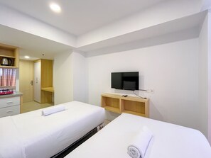 Deluxe Apartment - Modern Designed Studio At De Prima Apartment (Medan)
