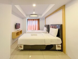 Deluxe Apartment - Modern Designed Studio At De Prima Apartment (Medan)