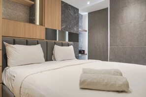Minibar, free WiFi - Homey Studio Room Tokyo Riverside Pik 2 Apartment (Teluknaga)