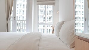 Deluxe Apartment - Good Deal And Homey Studio Tokyo Riverside Pik 2 Apartment (Teluknaga)