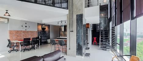 Deluxe Apartment | Living area