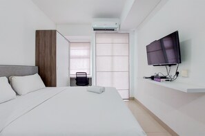 Deluxe Apartment | Free WiFi - Great Deal And Cozy Stay Studio Room Serpong Garden Apartment (Cisauk)