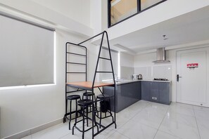Living area - Spacious And Elegant 3Br Loft At Kingland Avenue Apartment (South Tangerang)