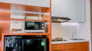 Apartamento luxo | Cozinha privada | Geladeira grande, cooktop, panela elétrica de arroz