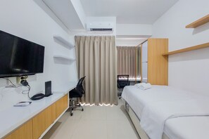 Deluxe Apartment | Free WiFi - Lovely And Cozy Studio At Serpong Garden Apartment (Cisauk)