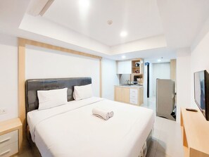 Free WiFi - Cozy And Strategic Studio Apartment At De Prima (Medan)