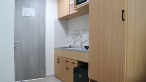 Unclassified image, 4 of 18, button - Comfy Studio Room At Osaka Riverview Pik 2 Apartment (Kosambi)
