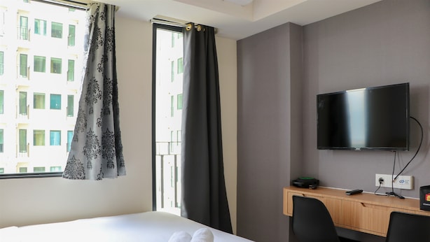 Unclassified image, 1 of 18, button - Comfy Studio Room At Osaka Riverview Pik 2 Apartment (Kosambi)