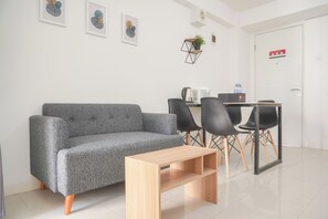 Deluxe Apartment | Living area