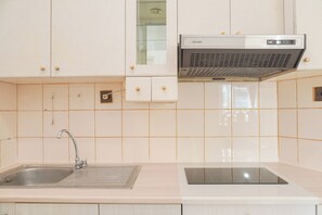 豪華公寓 | 私人廚房 | 大型雪櫃/冰箱、爐具、電飯煲、廚房用具/餐具/器皿