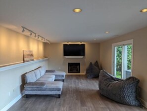 Smart TV, fireplace, video games, DVD player