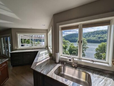 Candlewood Lake - Family Getaway with direct lake access. 3775 sqft home.