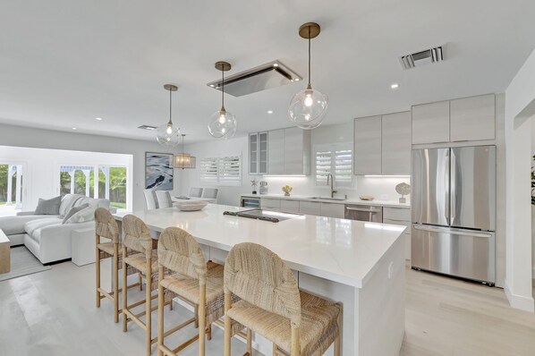 المنشأة من الداخل