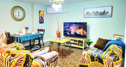 Lovely Two bedrooms 1 bathroom, it is close to the Airport, lake and park east.