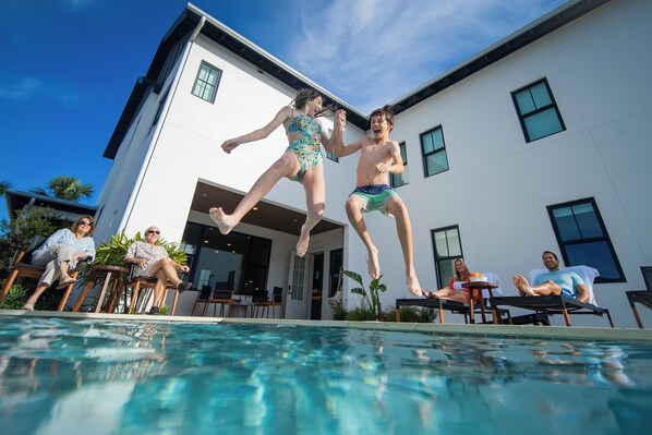 Piscina externa, piscina aquecida