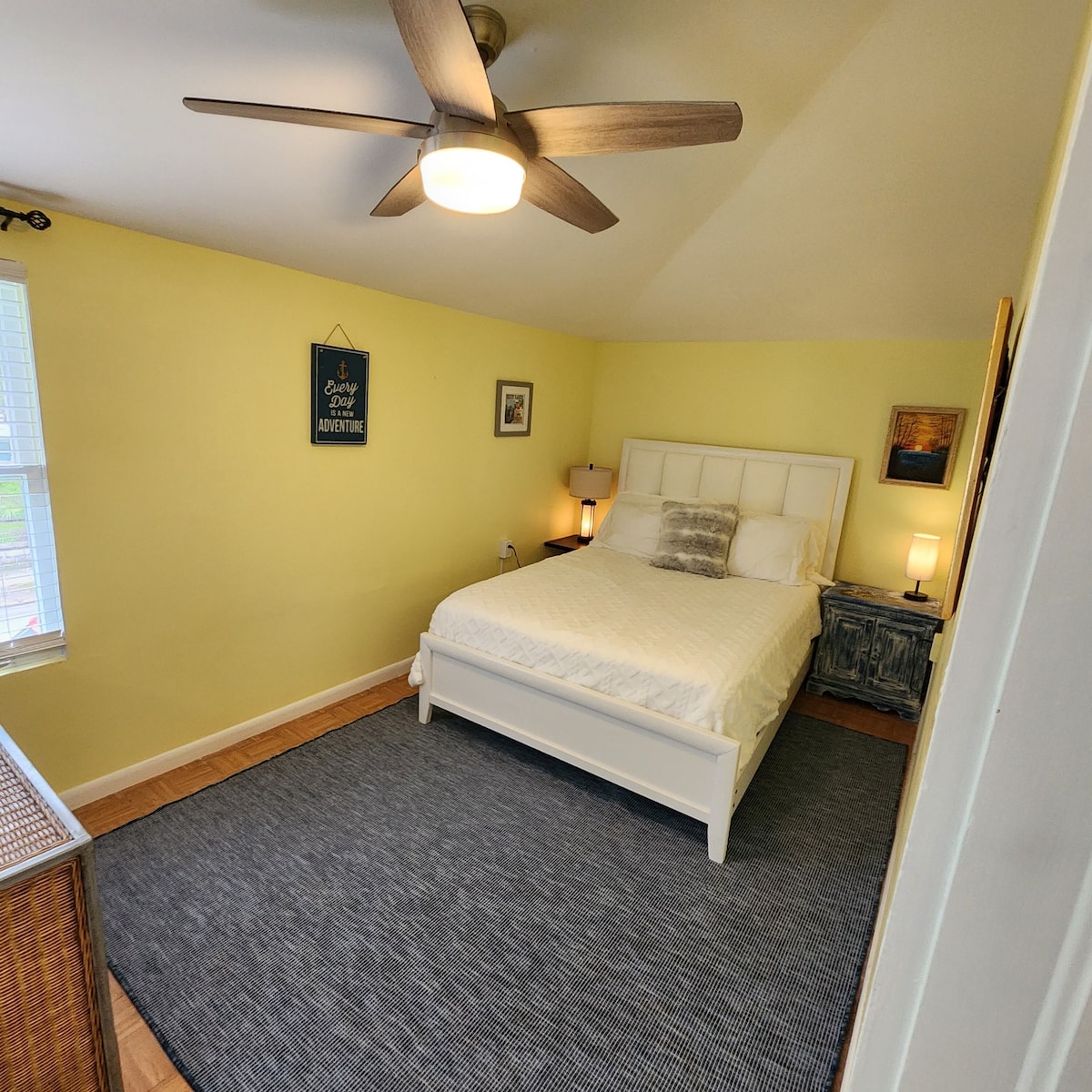 Photo 13 of Lofty Treetop Apt. 2bd/1.5ba pet friendly. Close to everything.
