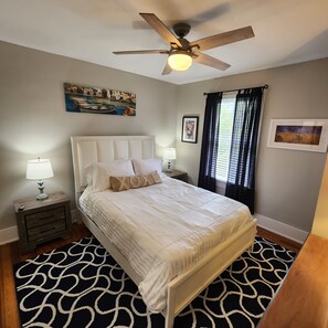 2 chambres, fer et planche à repasser, Wi-Fi gratuit, draps fournis