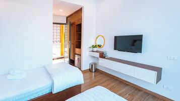 Deluxe Double or Twin Room, 1 Bedroom, Non Smoking, Garden View | Courtyard view