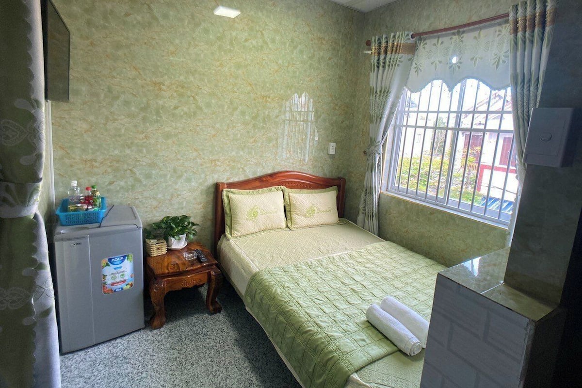 Economy-Zimmer | Hochwertige Bettwaren, Daunenbettdecken, Pillowtop-Betten, Minibar