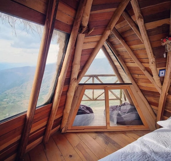 Design Bungalow | Egyptian cotton sheets, premium bedding, down comforters - La Juanita Hostel Mesa de los Santos  (Los Santos)