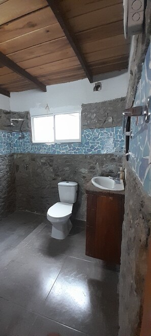 Shower, soap, toilet paper - Ocean View Cabin, Taganga (Santa Marta)