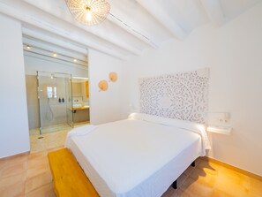 3 soverom, strykejern/-brett, wi-fi (inkludert) og sengetøy