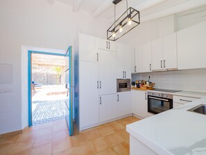 Frigorifero, microonde, forno, lavastoviglie