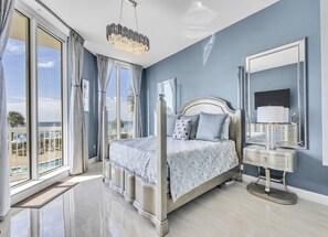3 habitaciones, tabla de planchar con plancha y cuna de viaje 