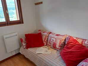 TV - Les chalets du soleil by Interhome (Saint Gervais)