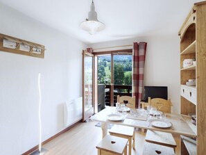 Dining - Les chalets du soleil by Interhome (Saint Gervais)