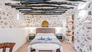 3 slaapkamers, een strijkplank/strijkijzer, wifi