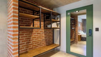 Superior Apartment | 1 bedroom, in-room safe, laptop workspace, blackout drapes