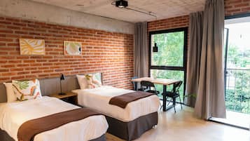 Superior Apartment | 1 bedroom, in-room safe, laptop workspace, blackout drapes