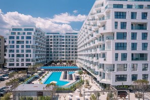 Front of property - ROYALE SUNDANCE 305 iNFINITY (Navodari)