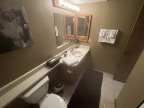 Whirlpool, Haartrockner, Handtücher, Seife