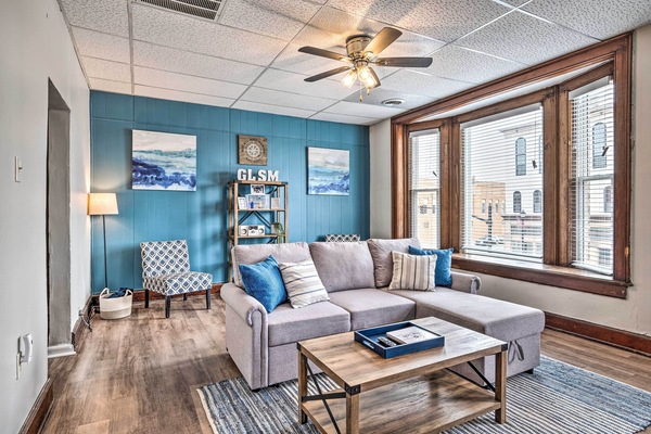 Smart-tv, een open haard en een stereo