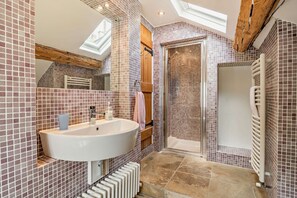 Bathtub, hair dryer