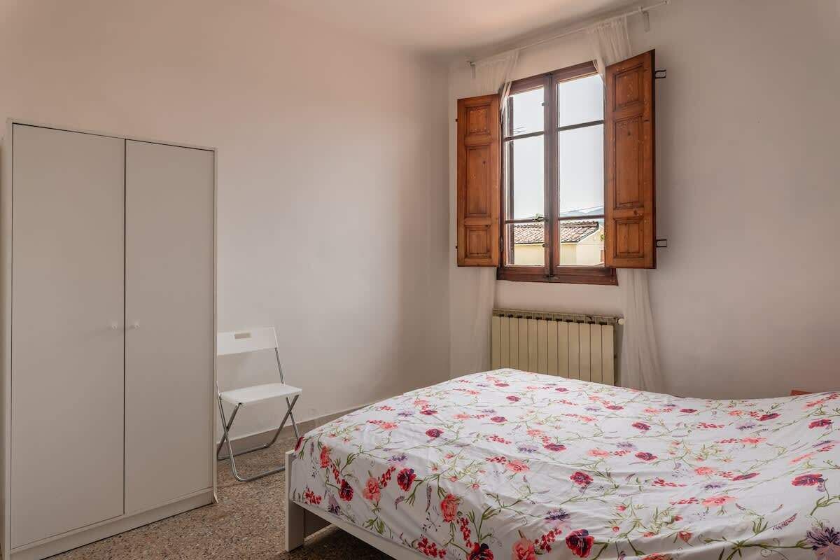 2 slaapkamers, een strijkplank/strijkijzer, gratis wifi, beddengoed