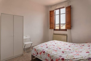 2 habitaciones, tabla de planchar con plancha y wifi gratis