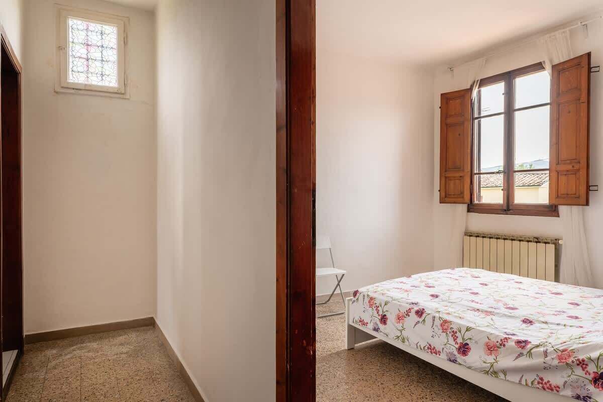 2 slaapkamers, een strijkplank/strijkijzer, gratis wifi, beddengoed