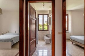 Regadera y secadora de cabello