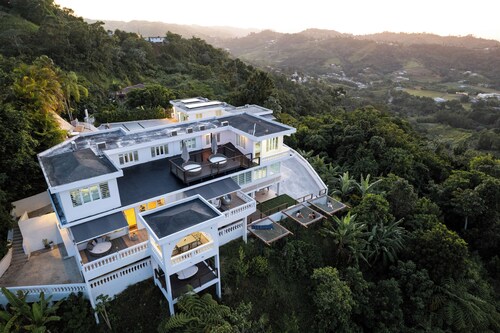 Cielos Panoramic Villas