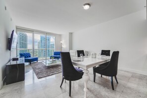 Escritorio y wifi gratis 