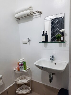 Handtücher, Seife, Toilettenpapier