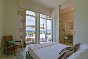 6 bedrooms, desk, iron/ironing board, travel crib - Villa OLEANDRA: Luxe, daily service, sea & sunset impressive views, 24mt pool (Isola)